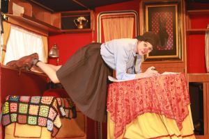 Emma, clown et chanteuse, extra et lucide
