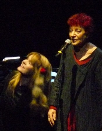 Montcuq 3 D-cembre 2012 302 Anne et la blonde 2 red 03-12-2012 21-57-01 1074x1378