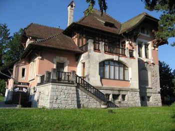 C'est au sous-sol de cette maison qui se situe L'Esprit frappeur