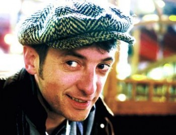 Grosse actualité pour Yves Jamait en cette année 2013. De « Je marche dans les villes » à « Rouge », de « Djemila » à « Tramway terminus nord », il consacrera à la rentrée tout un spectacle aux chansons de Jean Guidoni : ça s’appellera « Tout va bien ». Représentations à Dijon en début nombre pour les 10 et 11 novembre au Théâtre Montfort, à Paris. Prochaine représentation de son spectacle sur Allain Leprest avec ses potes Didier et Guidoni le 12 novembre à Grenoble, juste avant la sortie du nouvel album de Jamait, « Amor fati », le 25 novembre.