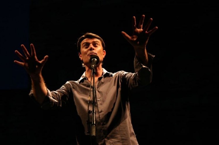 Laurent Berger, un de ces jeunes devenu un grand classique de la chanson, qui vient de définitivement asseoir sa réputation sur la grande scène de Barjac (photos Pierre Buro)