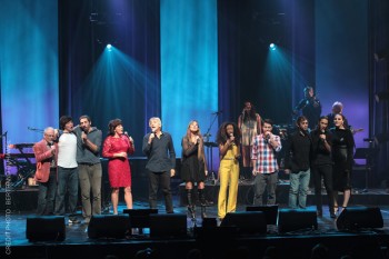 Les candidats avec ,e ntre autres, Yves Duteil, Lynda KLempay et la directeur du festival, Pierre