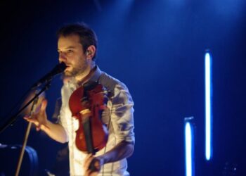 Tony Melvil, fildefériste de la chanson