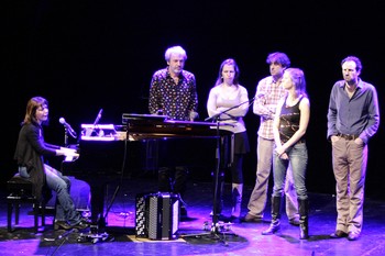 Autout du piano de LA Miravette