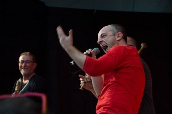 Sylvain Girault, chanteur de Katé-Mé (photo photos d'archives Laetitia Rouxel, page facebook Sylain Girault)