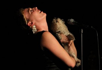 BARJAC 2017 : LE PROGRAMME Samedi 29 juillet 2017 17 h. Ouverture avec la Compagnie Mine de Rien (Chansons à roulettes) ; 21 h 30. « Un Morel peut en cacher un autre » : Gérard Morel + François Morel. ; 0 h 30. L'école des Comptoirs, chapiteau. Dimanche 30 juillet 10 h 49. « Les Rencontres de 11 h moins 11 » salle Regain ; 12 h 16. « Les apéros du midi Cèze » (le rendez-vous ludique autour de l'histoire de la chanson et d'un vin gouleyant), allées ; 15 h « Les mômes piaffent » basse-cour : Flavia Perez ; 15 h « Les effeuillages poétiques » salle Regain : Monique Brun « Léo 38 Ferré à capella ; 17 h, 18 h 30, « Les découvertes des Pradets » : Lise Martin + Gauvain Sers ; 21 h 30 : « L'émoi des mots » Barbara Weldens + Yves Jamait ; 0 h 30 : « La scène ouverte du minuit trente ». Lundi 31 juillet 10 h 49. « Les Rencontres de 11 h moins 11 » salle Regain ; 12 h 30. Remise du Prix Jacques-Douai, allées ; 15 h « Les mômes piaffent » basse-cour : Flavia Perez ; 15 h « Les effeuillages poétiques » salle Regain : Monique Brun « Léo 38 Ferré à capella ; 17 h, 18 h 30, « Les découvertes des Pradets » : Nicolas Bacchus + Les Têtes de Linette ; 21 h 30 : « Sur le fil de la poésie » B comme Fontaine (Hervé Suhubiette) + Véronique Pestel ; 0 h 30 : « La scène ouverte du minuit trente ». Mardi 1er août 10 h 49. « Les Rencontres de 11 h moins 11 » salle Regain ; 12 h 16. « Les apéros du midi Cèze » allées ; 15 h « Les mômes piaffent » basse-cour : Coline Malice ; 15 h « Les effeuillages poétiques » salle Regain : Monique Brun « Léo 38 Ferré à capella ; 17 h, 18 h 30, « Les découvertes des Pradets » : Vincent Tronc + Christina Rosmina ;  21 h 30 : « Les déchirures de l'ombre » Missonne + Cyril Mokaiesh et Giovanni Mirabassi ; 0 h 30 : « La scène ouverte du minuit trente ». Mercredi 2 août 10 h 49. « Les Rencontres de 11 h moins 11 » salle Regain ; 12 h 16. « Les apéros du midi Cèze » allées ; 15 h « Les effeuillages poétiques » salle Regain : Jean Vasca (sous réserve) ; 17 h, 18 h 30, « Les découvertes des Pradets » : Monsieur Roux et Boule + Gatshen's ; 21 h 30 : « Un pont entre deux rives » Mehdi Kruger + La Mal coiffée ; 0 h 30 : « La scène ouverte du minuit trente ». Jeudi 3 août 10 h 49. « Les Rencontres de 11 h moins 11 » salle Regain ; 12 h 16. « Les apéros du midi Cèze » allées ; 15 h « Les effeuillages poétiques » salle Regain : Jean Vasca (sous réserve) ; 17 h, 18 h 30, « Les découvertes des Pradets » : Marie Coutant  + Frédéric Bobin ; 21 h 30 : « Un air de famille » Volo + Les Joyeux urbains ; 0 h 30 : « L'épilogue gourmand » ! tour de bal... et douceurs du palais.    L’INSTANT DES SOUFFLEURS DE VERS – Cour du château ( 21 :30/23 :00 ) Chaque artiste de la cour du château enregistrera préalablement un poème qu’il a envie de faire partager au public. Il sera diffusé avant son passage sur scène.   LES RENDEZ-VOUS  DE LA COUR-  Cour du château ( 21 :30 samedi au jeudi)   ° UN MOREL PEUT EN CACHER UN AUTRE (samedi 29juillet ) Gérard MOREL – François MOREL ° L’EMOI DES MOTS( dimanche 30 juillet ) Barbara WELDENS – Yves JAMAIT (00 :30 samedi) L’ECOLE DES COMPTOIRS   LA SCENE OUVERTE DE MINUIT TRENTE - Chapiteau (00 :30 dimanche au mercredi ) Le rendez-vous incontournable dans un environnement encore plus convivial.   L’EPILOGUE GOURMAND  ….   ( 00 :30 jeudi ) TOUR DE BAL … et douceurs du palais.   LES EXPOSITIONS ( samedi au jeudi ) Salles du château LEO FERRE   exposition photographique de Francis VERNHET FESTI’VAL-DE-MARNE : 30 ans de chanson.     