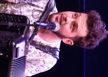 Claudio Capéo : ça tient debout en bout !