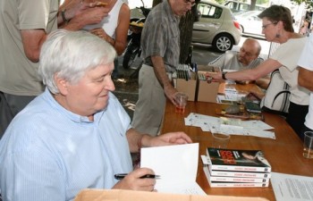 Jean Dufour au festival Chansons de parole à Barjac, en 2009 (photo Pierre Bureau)