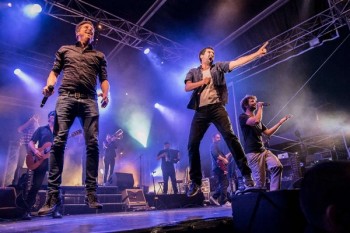 Un air de famille : l'addition des Hurlements d'Léo et des Ogres de Barback (photo d'archives Sud-Ouest)