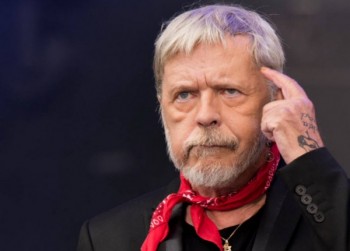 Renaud sur la Grande scène de L'Huma (photos Vincent Capraro)