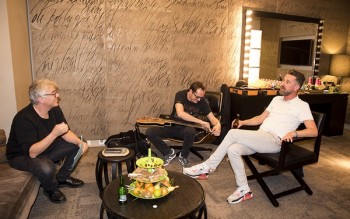 Dans la loge des Fatals à l'Olympia (photos Vincent Capraro)