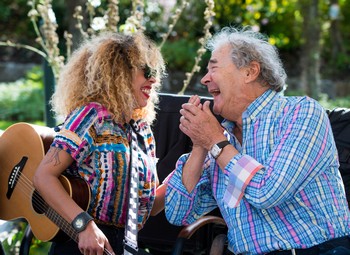 Avec Flavia Coelho