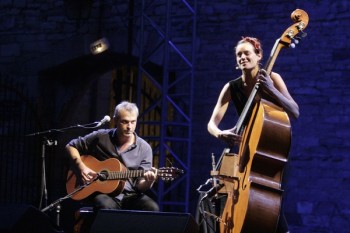 Contrebrassens à Barjac (photos Anne-Marie Panigada)