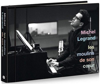 Signalons aussi ce coffret 15 CD, chez Universal, Michel Legrand, “Anthology”, composé de 300 titres, 17 heures de musique, inclus livret 72 pages, photos rares et inédites.
