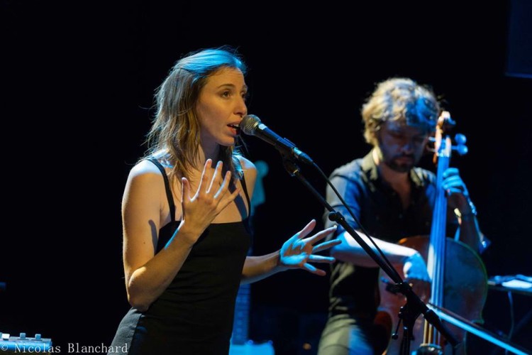 Louise Cherhal en duo à la MJC de Venelles. Photos ©Nicolas Blanchard