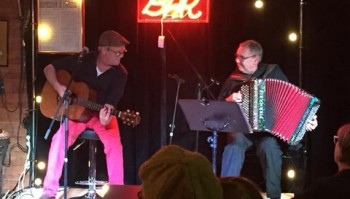 Olivier Trévidy (à gauche à la guitare, photo non créditée tirée de son facebook)