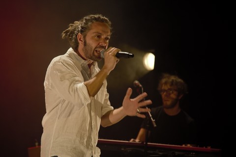 Govrache : des murmures et des cris