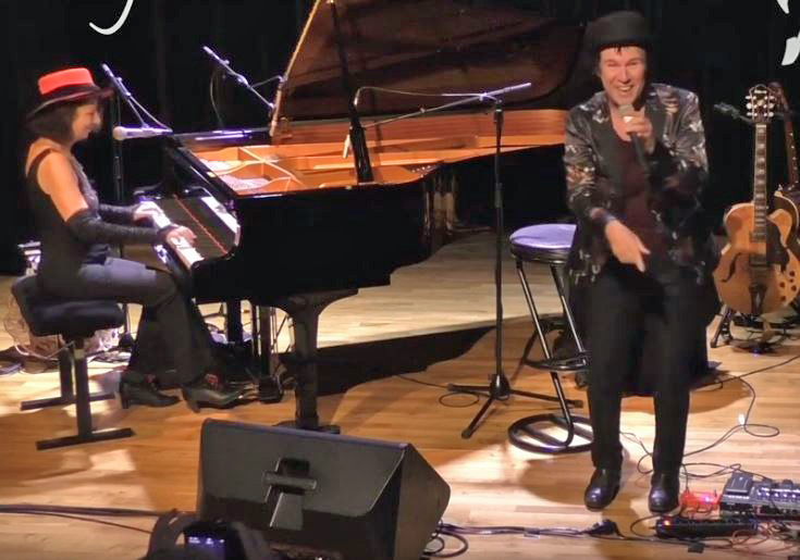 Off Avignon 2019. Banco Bécaud, chansons aux enchères