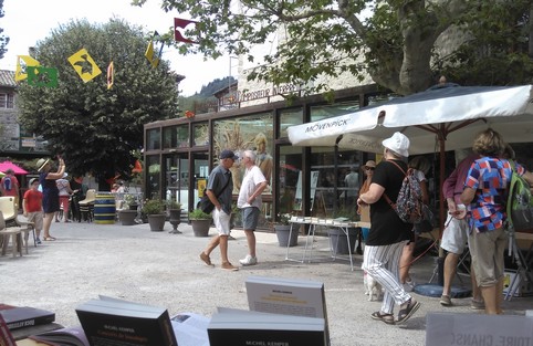 Place d'Antraigues, été 2019 (photo MK)
