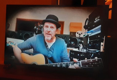 Le confinement convivial en chansons