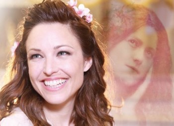 Natasha St-Pier (détail d'une annonce promotionnel de son spectacle "Thérèse de Lizieux")