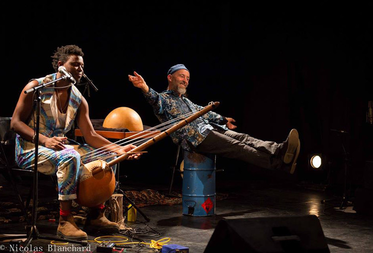 Hervé Lapalud et Dramane Dembele, deux koras-cœurs