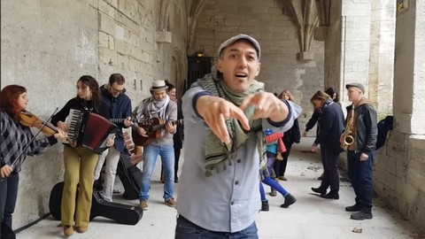 HK, dense danse et transcendance