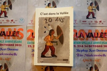 C’EST DANS LA VALLÉE A FÊTÉ SES 20 ANS Le festival C’est dans la Vallée est né en 2001. C’est autour de trois concerts du groupe rock Kat Onoma (Rodolphe Burger) à la Chapelle de Saint-Pierre-sur-l’Hâte qu’il fut lancé. Le festival a proposé des concerts gratuits dans les bars, une installation de plasticien, des projections de vidéos inédites et de films, des concerts dans des lieux insolites. Cette année le festival a concentré sa programmation sur le site historique d’Échery (Haut-Rhin) et s’est déroulé sous la forme d’un parcours enchaînant les propositions. Le site : www.cestdanslavallee.fr