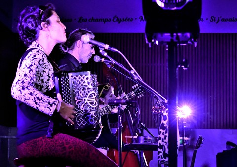 Le Festival de poche de Miramas : ancrer chanson en terre de grosses machines