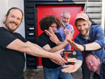 Mes Souliers sont Rouges (photo non créditée tirée de leur facebook)