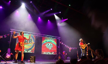 Bab et les chats en spectacle Photo Presse
