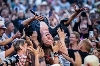 Est-cela être à "califourchon" ? (photos Stéphane Risack)
