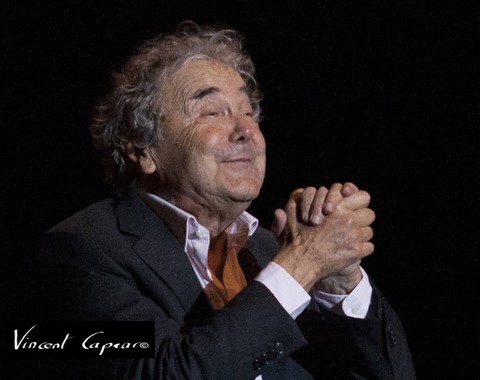 Tiens, un livre sur Pierre Perret !