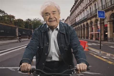 Pierre Perret : les poubelles pour aller chanter
