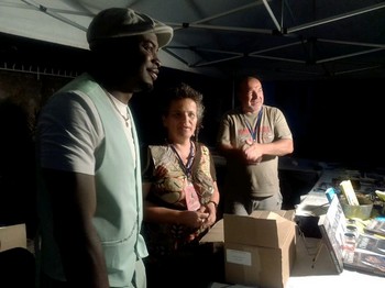 En dédicace au stand officiel (photo MK)