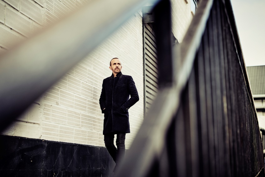 Calogero, Juste des chansons ou plus ?