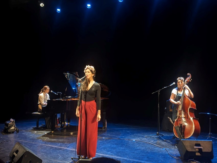 Nawel Dombrowsky trio, gâteau au poivre et à la crème