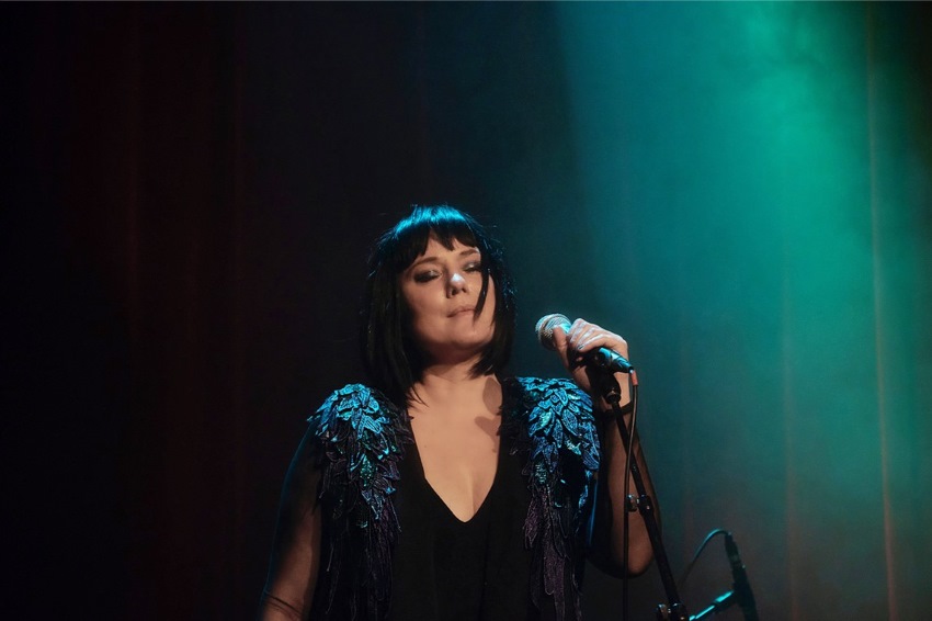 Armelle Yons, les mots du rock à plein cœur
