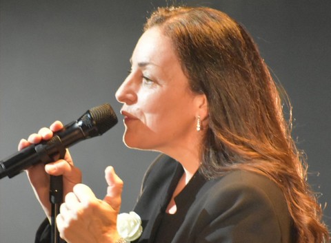 Claire Elzière célèbre Gréco pour l’export