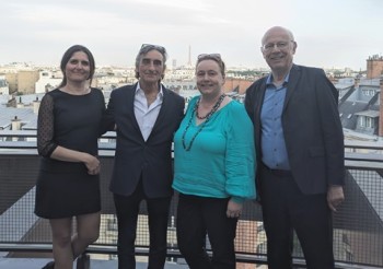 De gauche à droite : Céline Pruvost, Didier Pascalis, Cécile Prévost-Thomas (codirecteurs éditoriaux) et Jean-Daniel Belfond (éditeur) sur la terrasse de la SACEM pour la sortie du livre. (photo Gabriel Kerneiss)
