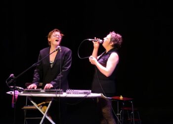 Off Avignon 2024 Jules et Jo, quand le présent déménage