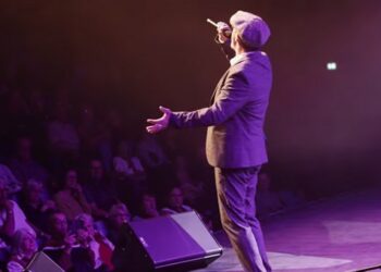 Jamait chante Maxime, en mode « plutôt guitare »